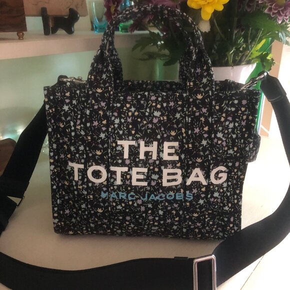 ***SOLD***NWOT Marc Jacobs Ditsy Floral Canvas Tote Bag Black Multi Small - Picture 16 of 16